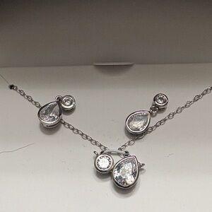 Elegant Silver Teardrop Jewelry Set